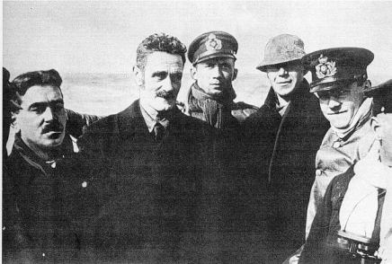 casement-photograph-on-german-submarine-with-monteith-and-bailey-april-1916